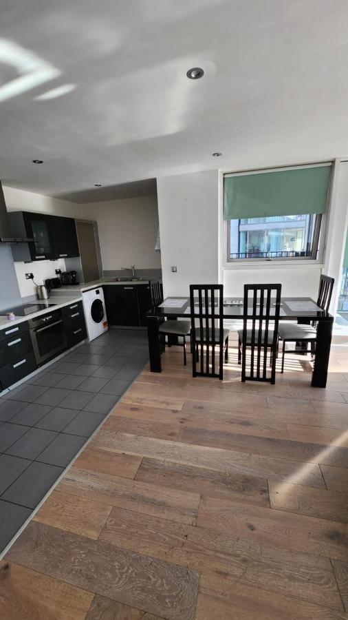 Luxury 2 Bed Apartment Excel London Eksteriør billede